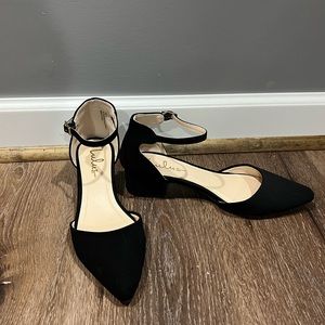 Lucinda Pumps